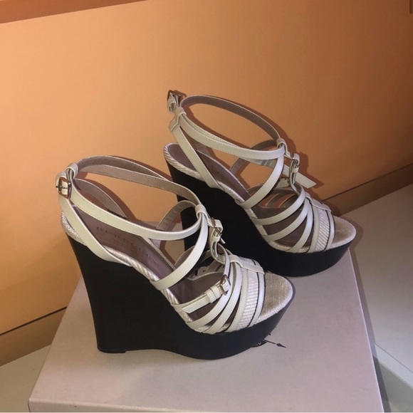 Authentic Burberry wedge sandal - Picture 1 of 5